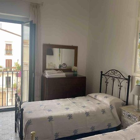 Апартаменты Casa Cardi Сперлонга Экстерьер фото